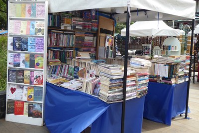 bookslaceja.jpeg