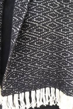 blackwhitediamondshawldetail.jpg
